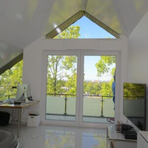 Aussicht, Natur und Design: exquisite 3-Zimmer Dachgeschosswohnung in Freiburg St. Georgen