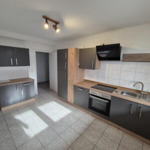 Erdgeschoss- Wohnung + EBK