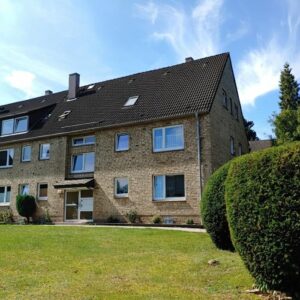 Erdgeschoss - Eigentumswohnung (65m2)  mit grünem Garten **** courtagefrei **** inkl. grosser GARAGE