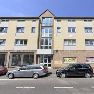 Freie, sanierte 3,5-Zi. Wohnung, Zentral mit Balkon + Stellplatz, BJ 1990 | PROVISIONSFREI