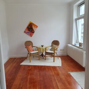 Schöne, helle Altbauwohnung am Meer mit 2 Balkonen