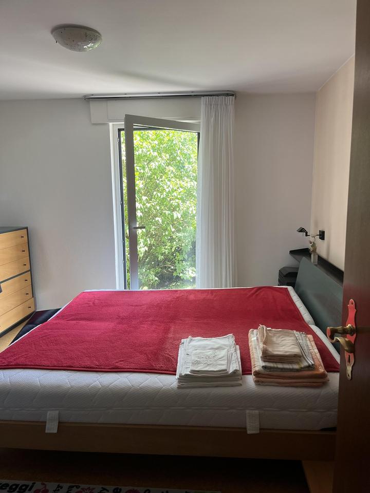 Attraktives 9-Zimmer-Ein - Zweifamilienhaus in Eningen mit unverbaubaren Blick auf die Alb – Bild 7