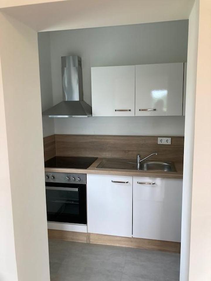 Moderne 2-Zimmer-Wohnung mit Balkon und Blick ins Grüne in Lalling – Bild 4