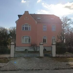 Villa mit 3 Wohnungen, hochwertig saniert