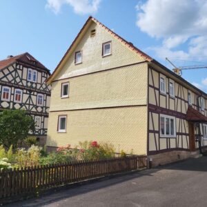 Ehemalige Hofstelle mit Wohnhaus, Scheune und Nebengebäuden
