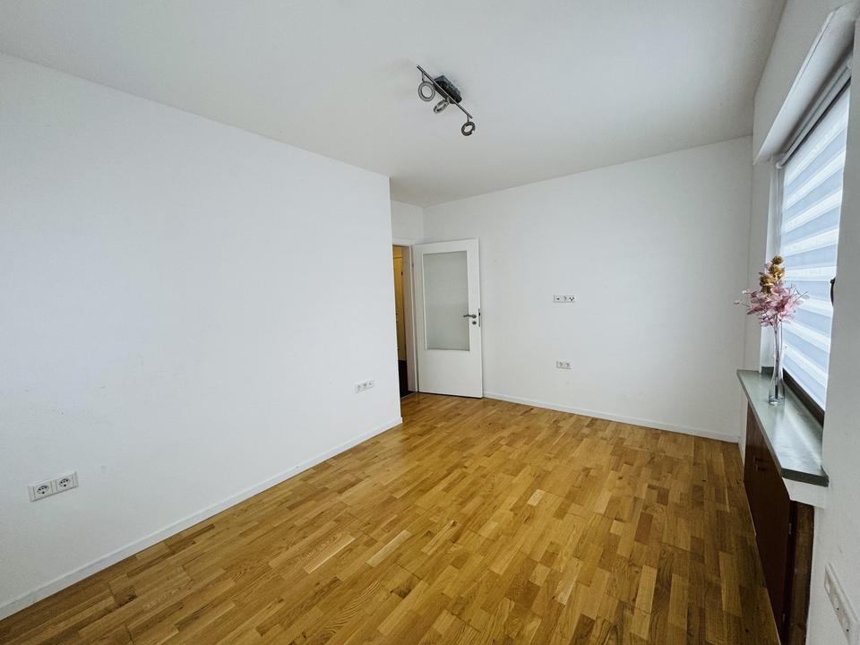 100% bezugsfrei! Mehrgenerationen Haus. Freistehend, Provisionsfrei. EFH mit ELW – Bild 15