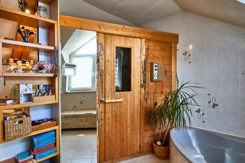 ATTRAKTIVES ANWESEN MIT WOHN- UND GEWERBEEINHEITEN IN LAUINGEN – Bild 29