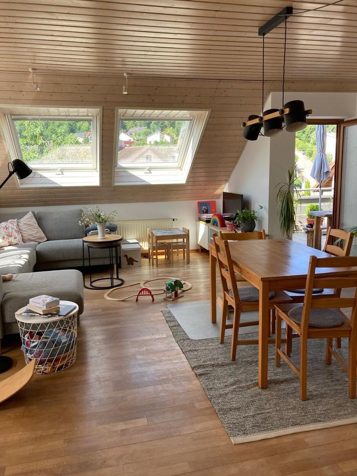 Sonnige Wohnung mit Charme und viel Platz – Bild 2