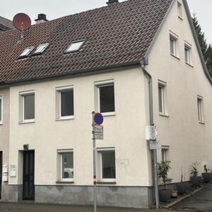 Gepflegte Doppelhaushälfte in zentraler Lage – Nähe Schwabengalerie, ideal für Paare oder Expats