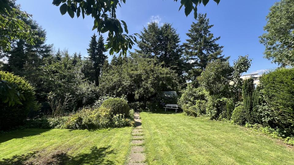 Sanierungsobjekt in Hamburg-Meiendorf - Gestalten Sie ihr Traumhaus für 2 Generationen – Bild 4