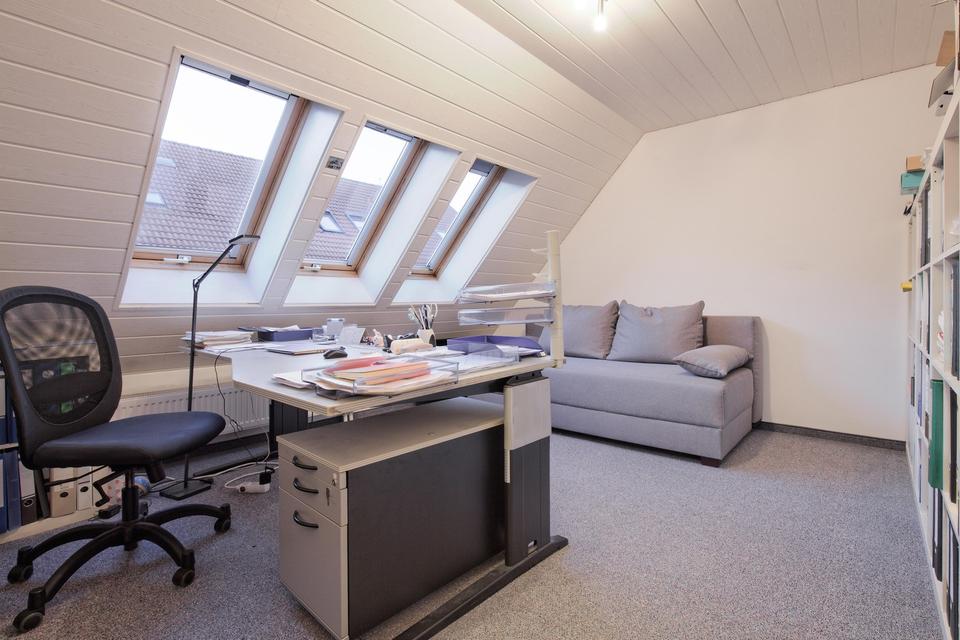 Schicke Architekten-DHH, 3 Kinderzimmer, ruhige grüne Lage, sehr gepflegt, Toplage Nbg-Worzeldorf – Bild 3