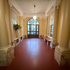 Frisch renovierte und einzugsbereite Wohnung im Bayerischen Viertel