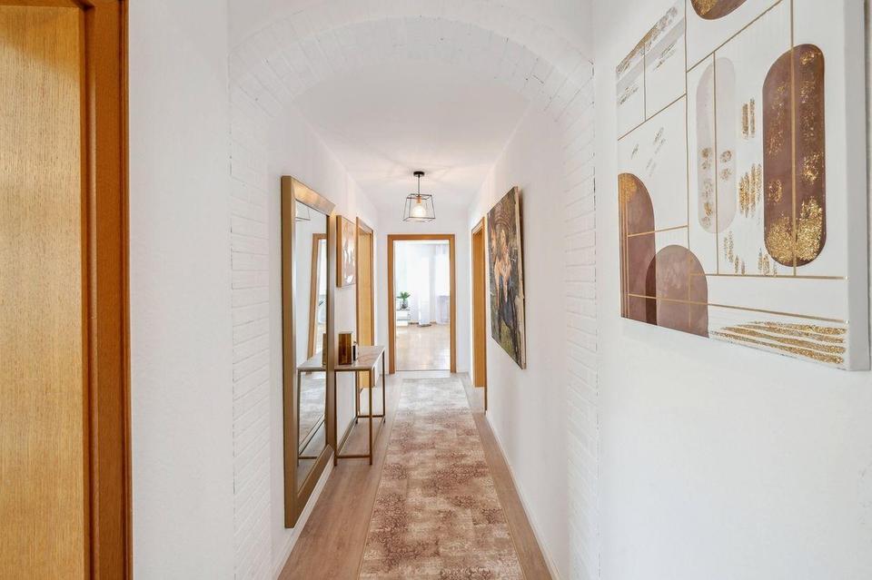 Traumhafte Helle Wohnung mit zwei Balkonen in ruhiger Lage – Bild 2