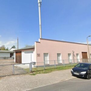 Großes Gewerbegrundstück mit Hallen und Büro