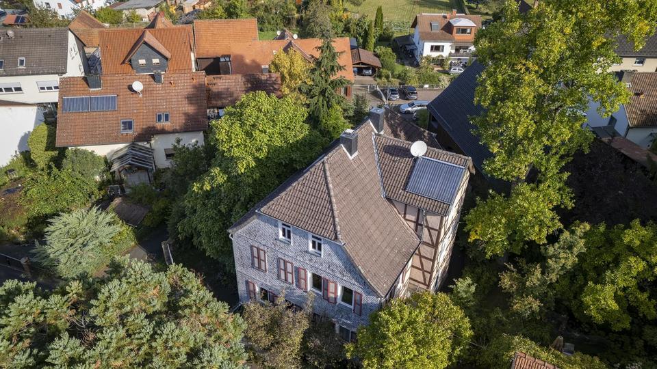 Charmantes großzügiges Fachwerkhaus, ein romantischer Garten und ein Hexenhaus, provisionsfrei – Bild 2