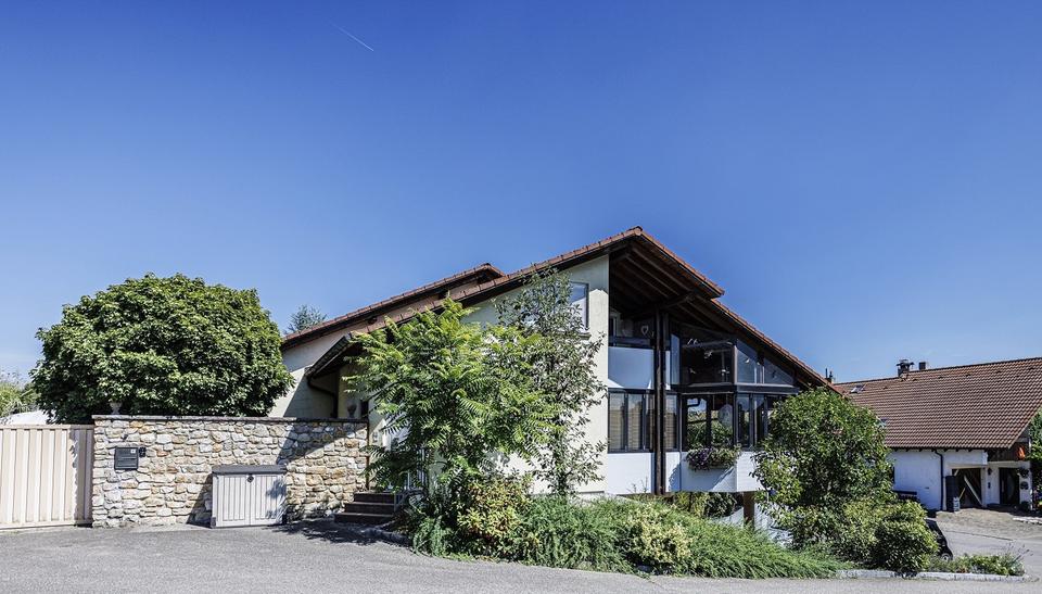 *Top Angebot* Exklusives Architektenhaus (3 Wohneinheiten) mit Garten u. Garage in Herten (Baden)