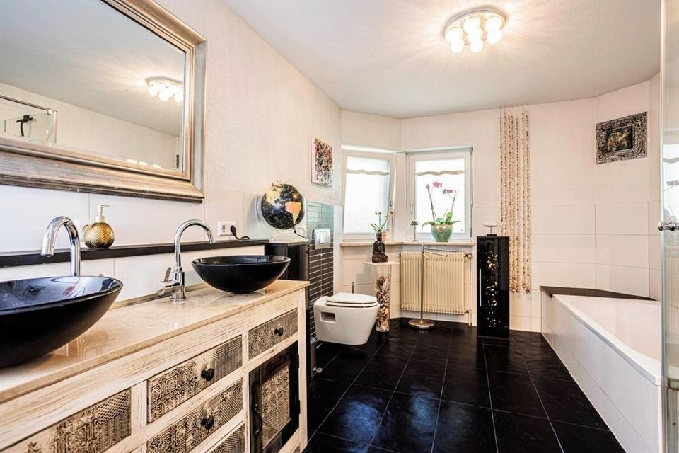 *Top Angebot* Exklusives Architektenhaus (3 Wohneinheiten) mit Garten u. Garage in Herten (Baden) – Bild 10