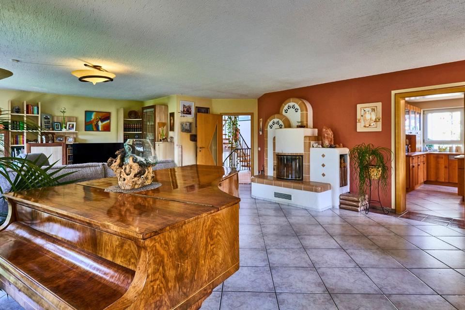 ATTRAKTIVES ANWESEN MIT WOHN- UND GEWERBEEINHEITEN IN LAUINGEN – Bild 24