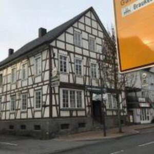 Balve, beste Lage, Wohn-Geschäftshaus über 1000 qm, 1/3 Gewerbe, 2/ 3 Wohnen