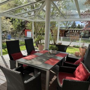 Schönes freistehendes Einfamilienhaus mit Garage und Carport in ruhiger Feldrandlage