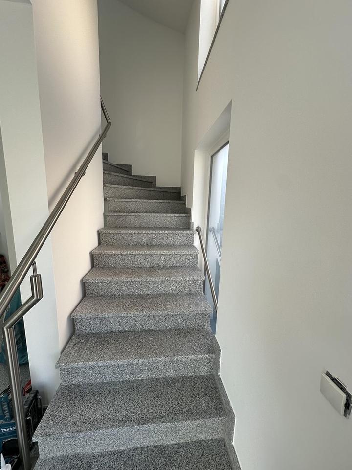 Wow !! 3 Familienhaus + Lift+ Garagen +Keller+Stellplätze – Bild 11