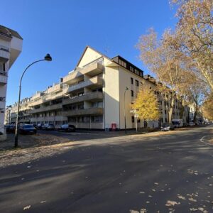 Erdgeschosswohnung in Düsseldorf-Wersten mit Tiefgaragenstellplatz & Garten mit Spielplatz