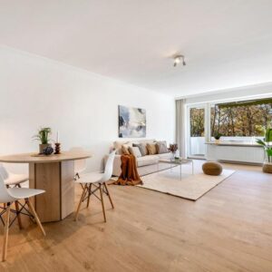 Top renovierte, sonnige und geräumige 3-Zimmer Wohnung mit Südwest-Balkon in Stellingen