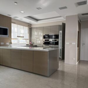 Exklusive Dreiraumwohnung mit Einbauküche im Süden von Halle