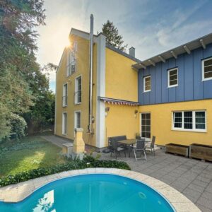 Großzügiges Einfamilienhaus mit Pool - ruhige, zentrale Lage in Dorfen