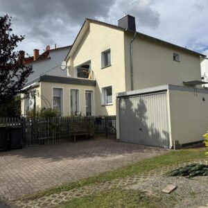 Massives Einfamilienhaus mit Garage in gesuchter Lage von Baunatal Großenritte