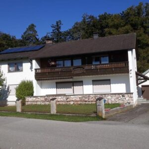 Zweifamilienhaus mit schönem großen Garten