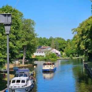 PROVISIONSFREI - Attraktives Baugrundstück, nur wenige Meter vom Wasser entfernt