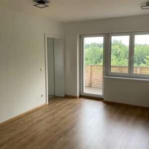 Moderne 2-Zimmer-Wohnung mit Balkon und Blick ins Grüne in Lalling