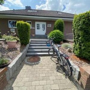 Einfamilienhaus  in Rellingen - Winkelbungalow mit ausgebautem Dachgeschoss