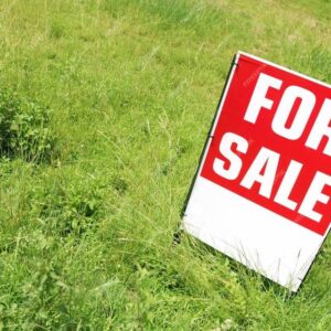 Baugrundstück für ein Ein- oder Mehrfamilienhaus in zweiter Reihe, ruhige Lage