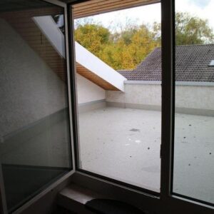 Große Wohnung mit Dachterrasse u. Gartenanteil, zentral und ruhig in Rain