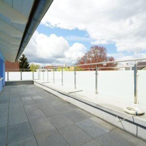 Maisonettewhg, gr. Dachterrrasse, Alleinlage, 4 Zi Whg, ruhig, EBK, U-Bahn/Tram, Park, Energiest A+