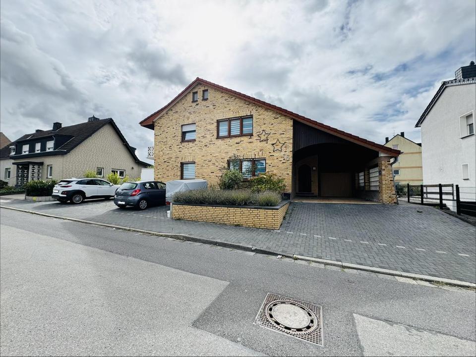 100% bezugsfrei! Mehrgenerationen Haus. Freistehend, Provisionsfrei. EFH mit ELW