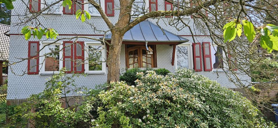 Charmantes großzügiges Fachwerkhaus, ein romantischer Garten und ein Hexenhaus, provisionsfrei