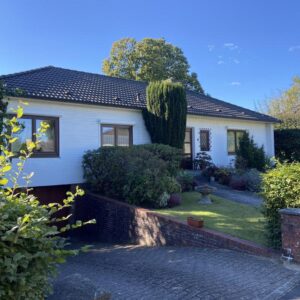 Von Privat. Einzelhaus auf einem Sahnestück von Grundstück in Norderstedt/ Garstedt.