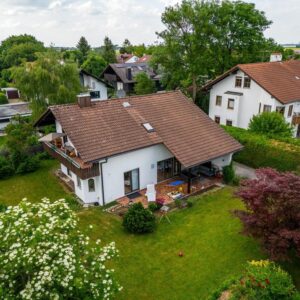 Wohnen oder neu gestalten – Großes Gartengrundstück mit Einfamilienhaus