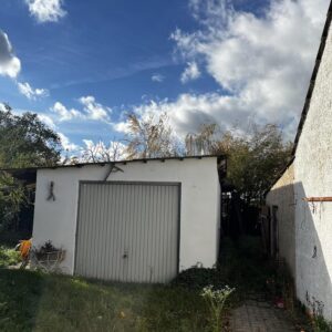 Einfamilienhaus in ruhiger Dorflage mit großem Grundstück Garage und Stallungen