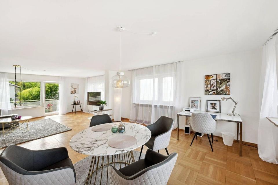 Traumhafte Helle Wohnung mit zwei Balkonen in ruhiger Lage – Bild 3