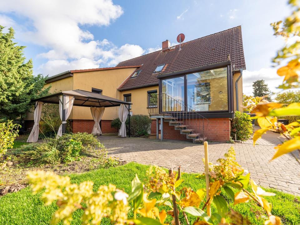 PROVISIONSFREI! Haus mit Einliegerwohnung, PV & Top-Lage am Ende der Straße – Bild 2