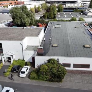 Grundstück (3.383 m²) mit Produktionshalle (900 m²) und Bürogebäude (590 m²)