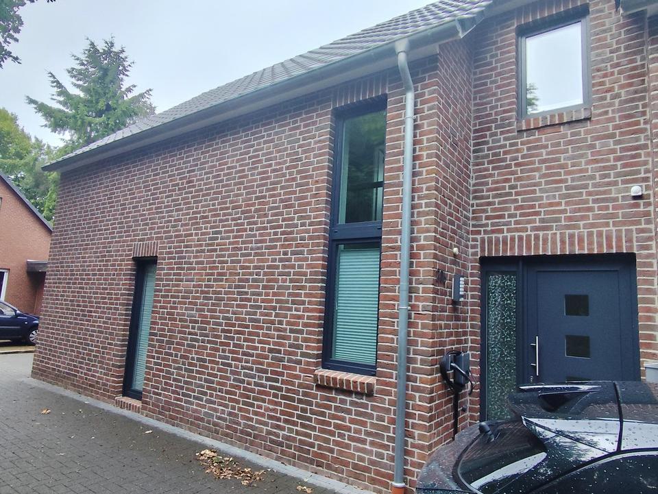 sehr gepflegte Doppelhaushälfte , 5 Jahre jung , von privat