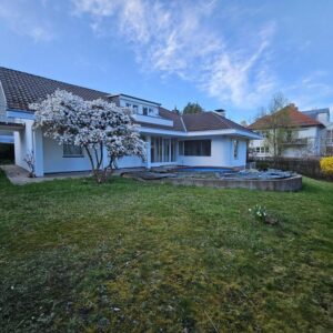 Architektonisch reizvolle Villa in Best-Lage am Mulang maklerfrei