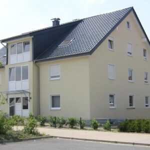 Gepflegete 3 Zimmer-Wohnung, mit offener Küche Dachgeschosswohnung (Fahrstuhl) in Schloß Holte-Stk.