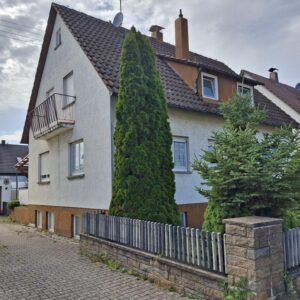 Einfamilienhaus auf großzügigem Grundstück