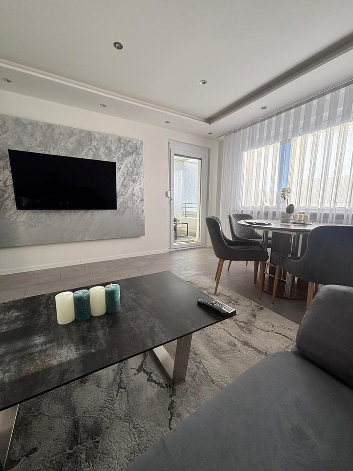 "Luxus trifft Design - kernsanierte 2,5 -Zimmer-Wohnung mit Vollausstattung" – Bild 4